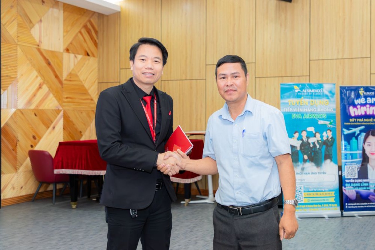 Hội thảo tư vấn đào tạo & việc làm lĩnh vực Hàng không tại Trường Đại học Công nghệ Đồng Nai